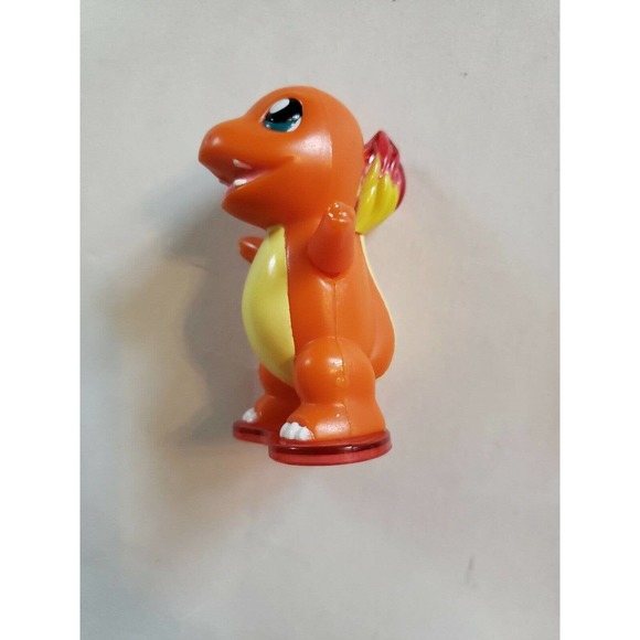 Pokémon Poké Ball Keychain w/ Charmander Inside – Vintage‑Style Figure - Picture 5 of 6